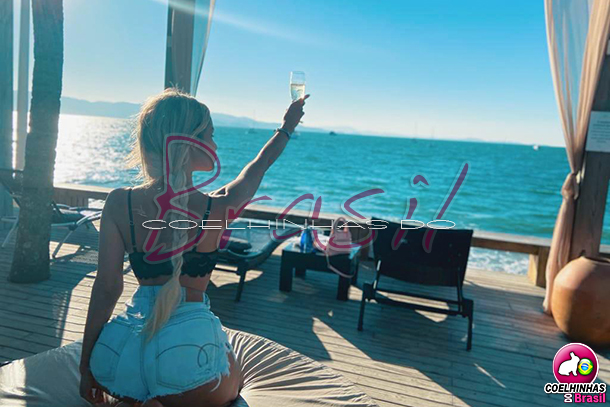 foto caseira 12 da garota acompanhante em Fortaleza, ela é blogueira universitária estilo patricinha | Acompanhantes Fortaleza | COELHINHAS DO BRASIL